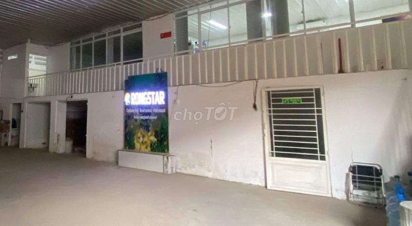 Cho thuê kho nhỏ Quận 7 giá rẻ DT 100m2, giá 9 tr/th