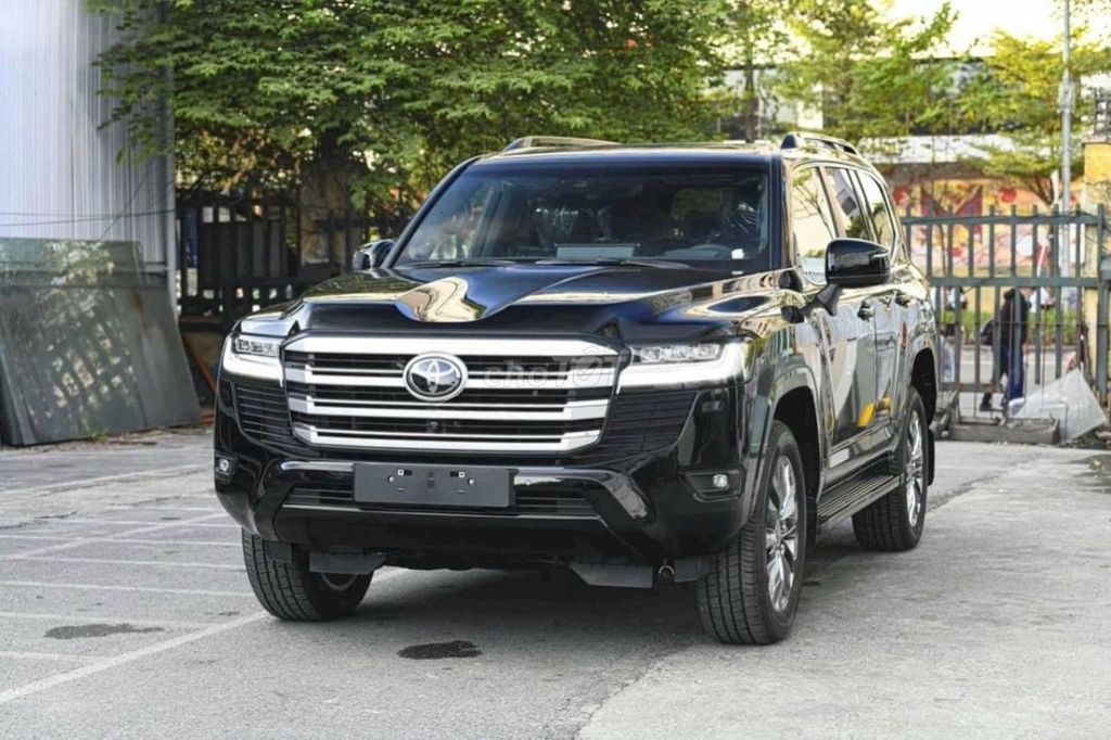 Тойота Ленд Крузер 3.5 V6 LC300 2026 Черный