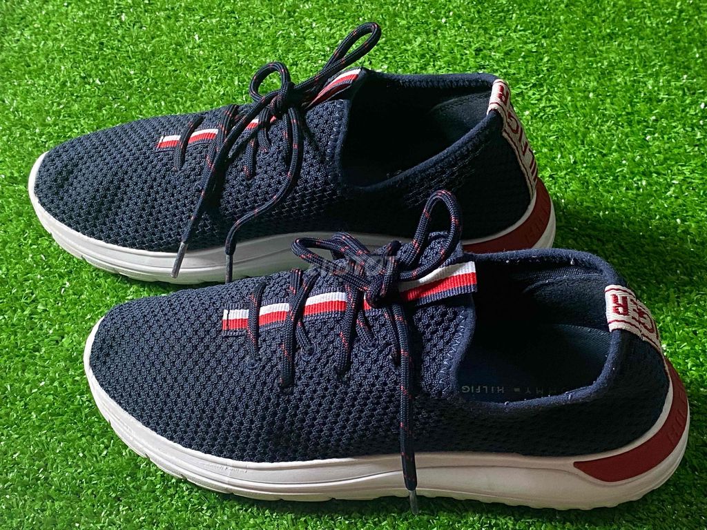 Giầy thể thao Tommy (Hàng hiệu Mỹ) Size 40-40.5  M