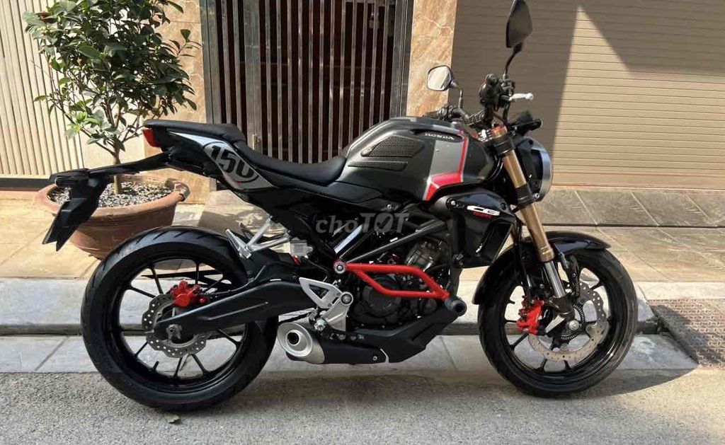 HONDA CB150R ABS FI cuối chót biển 29 Xe lướt mới. Mua bán Xe máy tại Quận Cầu Giấy Hà Nội được đăng bởi Tong motor xe may hình 2