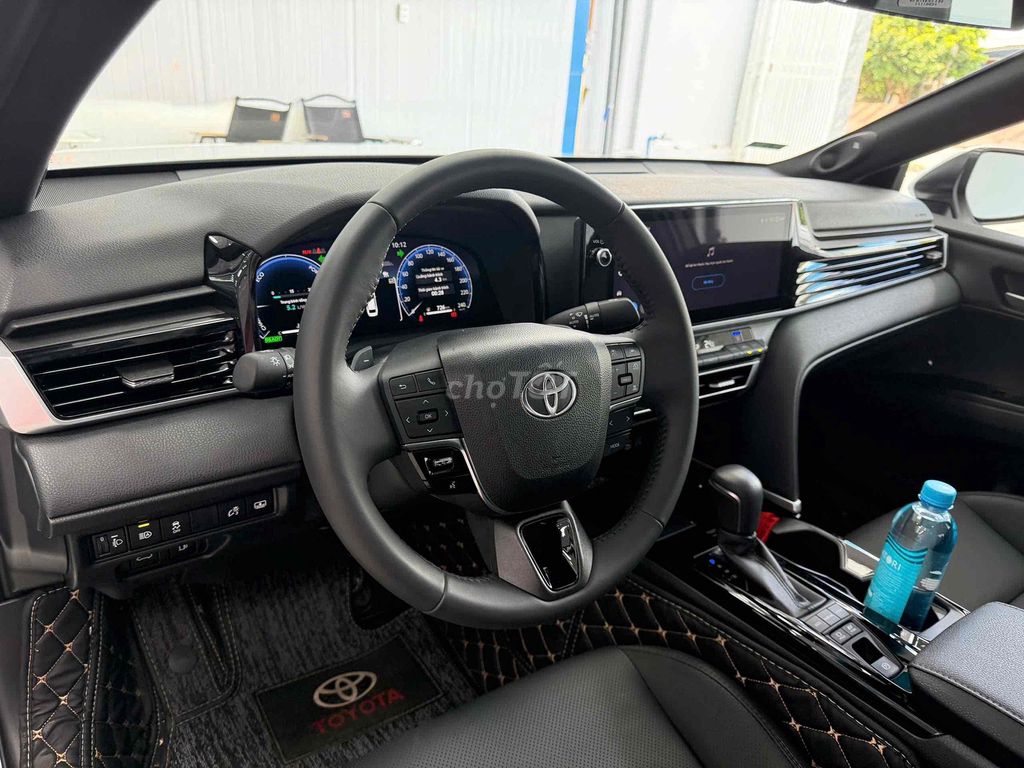 Toyota Camry 2025 2.5HV đi đúng 2000 km. Mua bán Ô tô tại Huyện Bắc Tân Uyên Bình Dương được đăng bởi pham dân hình 9