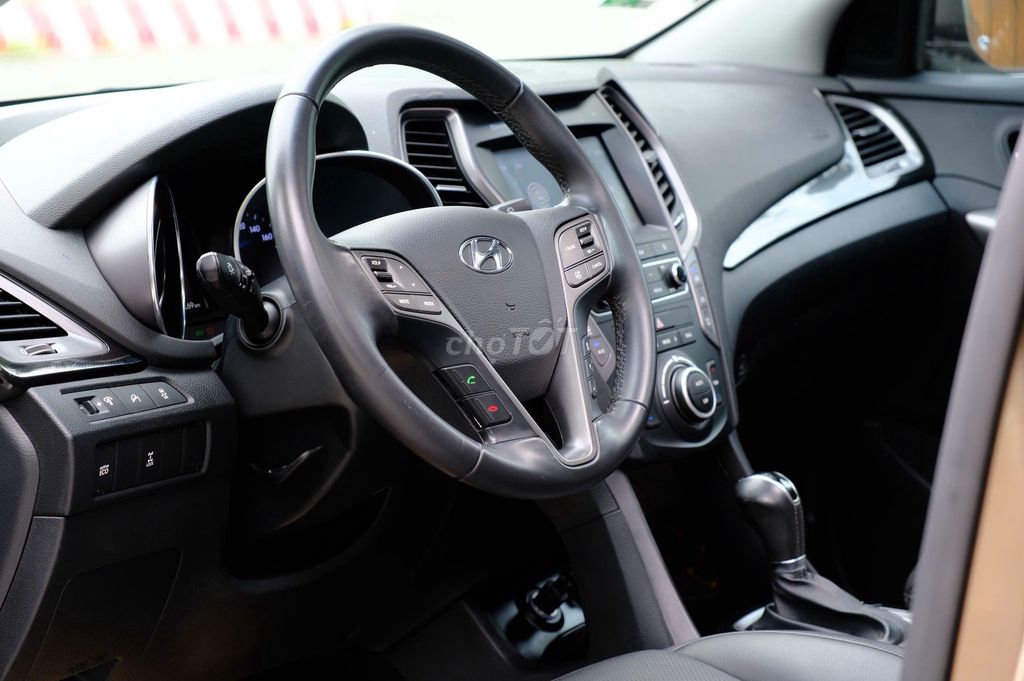 Hyundai Santa Fe 4WD 2015 - 75000 km. Mua bán Ô tô tại Quận Tân Phú Tp Hồ Chí Minh được đăng bởi HYUNDAI MIỀN NAM hình 5