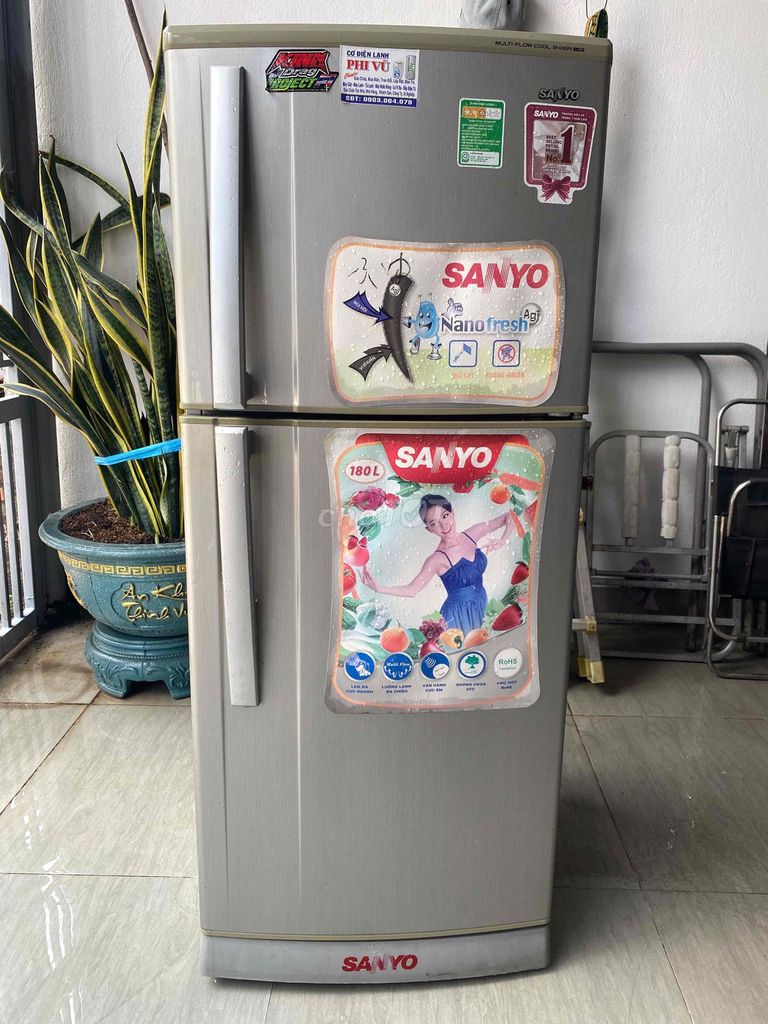 Tủ lạnh Sanyo 180 lít nguyên zin gas và lốc máy. Mua bán Tủ lạnh tại Thị xã Phú Mỹ Bà Rịa - Vũng Tàu được đăng bởi Nguyễn Quang Phi hình 1