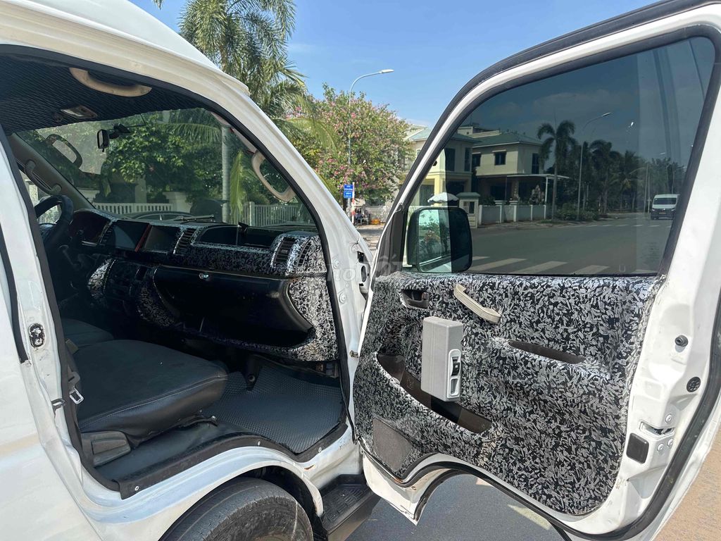 Toyota Hiace tải van 3 chỗ /930kg đời 2006 máy dâu. Mua bán Ô tô tại Quận 12 Tp Hồ Chí Minh được đăng bởi A Kha hình 7