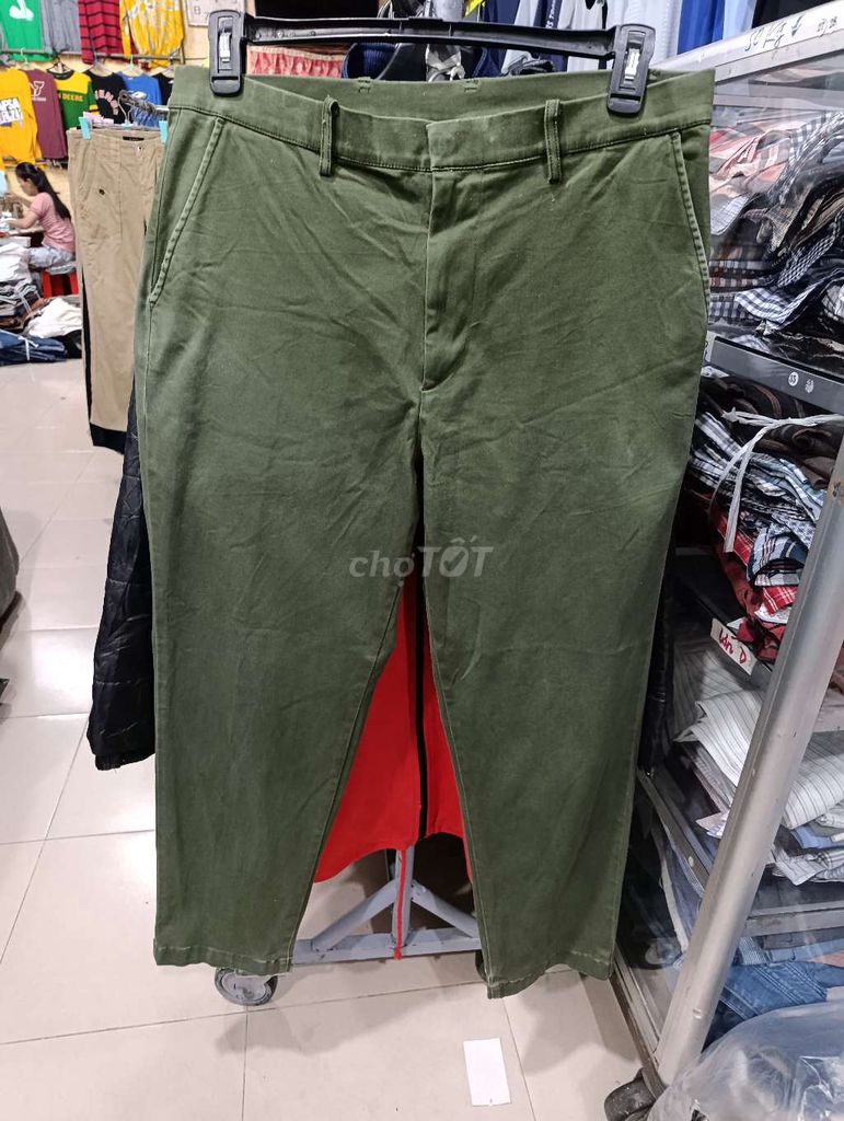 Quần Kaki Uniqlo Nam Cotton pha Polyurethane. Mua bán Quần áo tại Quận 1 Tp Hồ Chí Minh được đăng bởi Đồ Seconhand Vintage hình 1