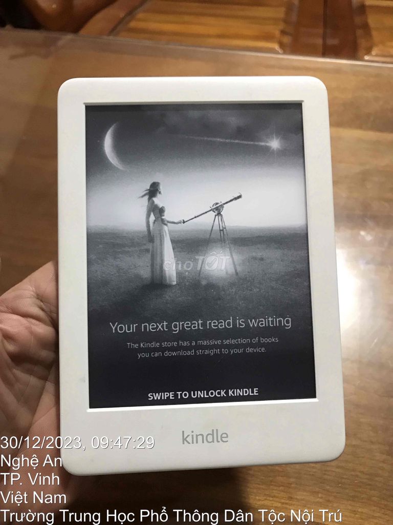 Kindle basic 2021 đời cao màu trắng dễ thương