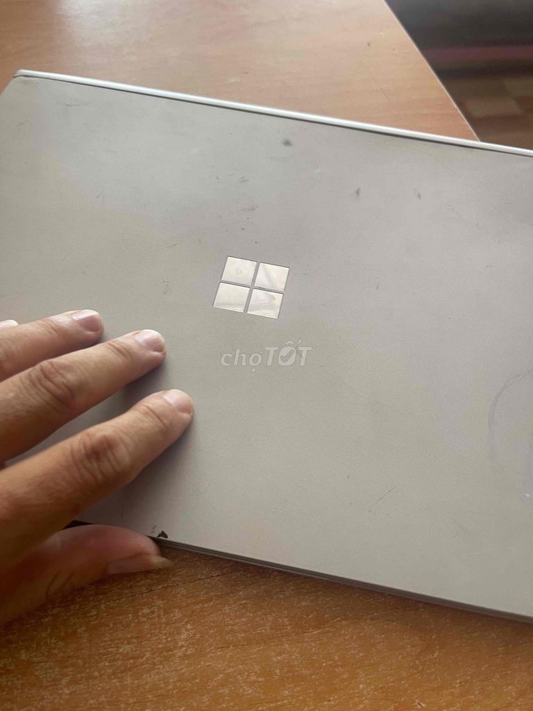 Microsoft Surface Laptop 1703 Bạc Hỏng màn hình. Mua bán Laptop tại Thị xã Tân Uyên Bình Dương được đăng bởi truong hình 1