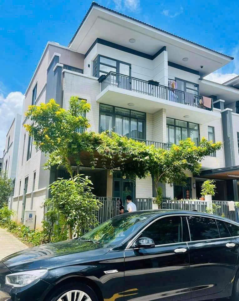 ❤️Nhà Nguyên Căn Gần Quận 7 Ban Công -  Trong Khu Biệt Thự LaViLa