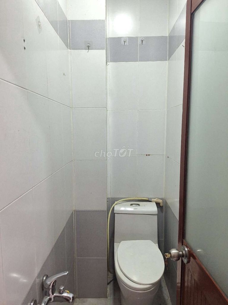 🏠🏠 CHO THUÊ NHÀ MẶT TIỀN ĐƯỜNG NGUYỄN VĂN CỪ, P1, Q5
- DT: 3,2×10M