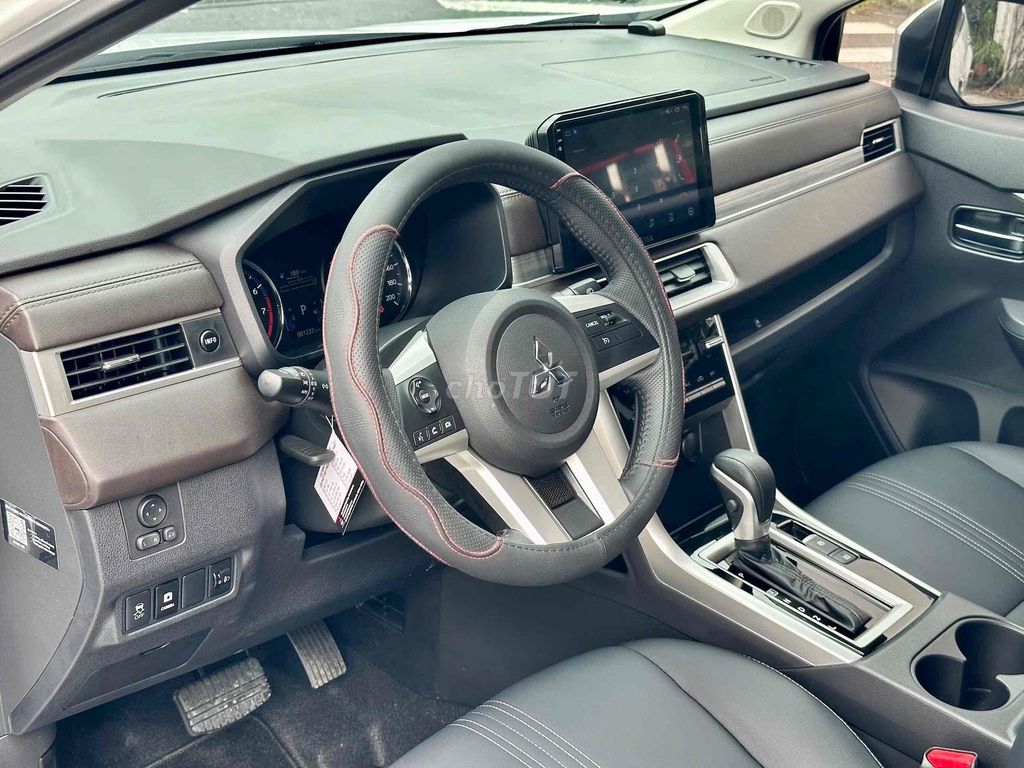 Xpander Pre 2025 Trắng livenew. Mua bán Ô tô tại Quận Hải Châu Đà Nẵng được đăng bởi Lê Bá Hội hình 8