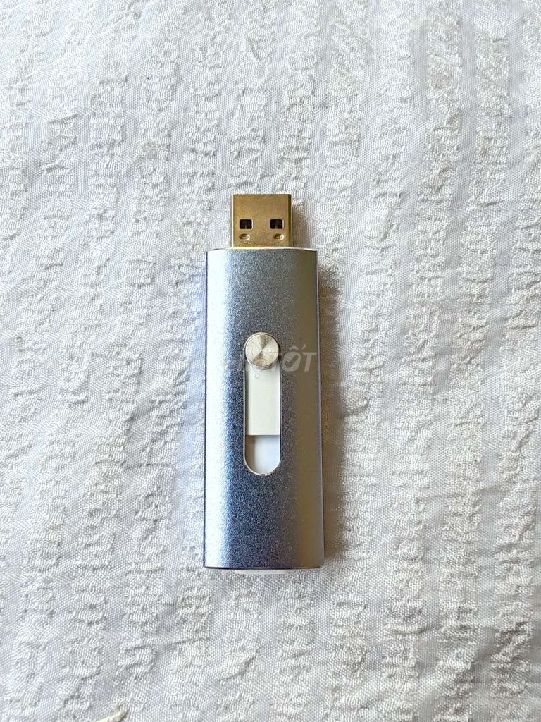 USB 32g..Màu xám rất đẹp., cả 2 đầu USB và Type C