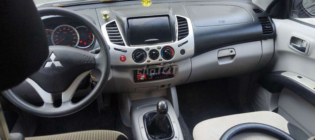 Triton số sàn 1 cầu 2014 odo 140.000km