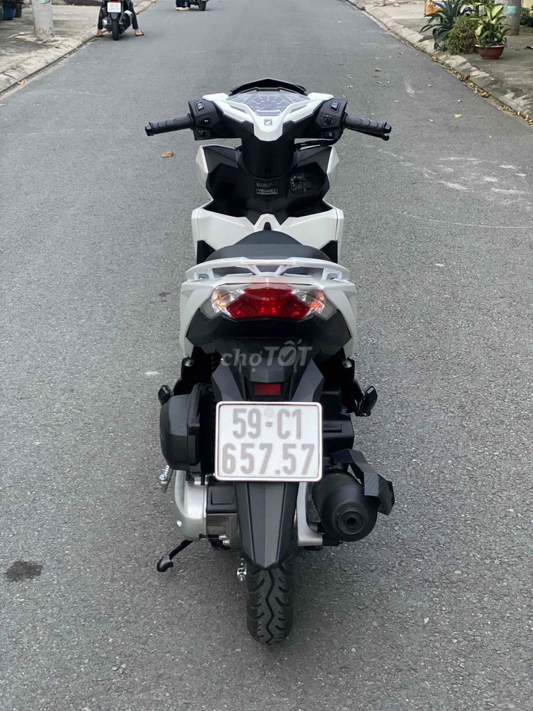 xe honda  click nhập  2018 màu trắng đen mới 98%. Mua bán Xe máy tại Thành phố Thủ Đức Tp Hồ Chí Minh được đăng bởi Nguyễn Thanh Bình hình 2