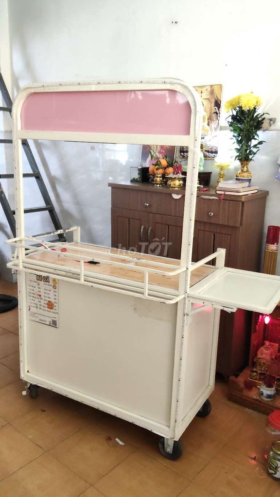 Xe bán trà Kim loại, gỗ Trắng, hồng cũ 1m2x60cm. Mua bán Đồ chuyên dụng, Giống nuôi trồng tại Quận Gò Vấp Tp Hồ Chí Minh được đăng bởi Bếp ăn gia đình MaMa  Soup hình 1