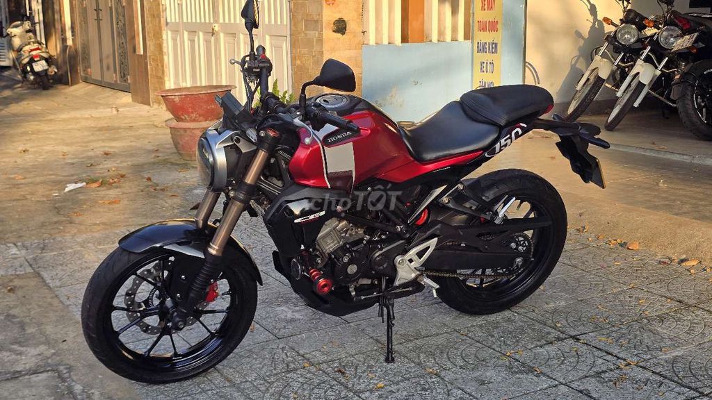 Хонда CB150R 2021 Красивый красный черный цинк 100%