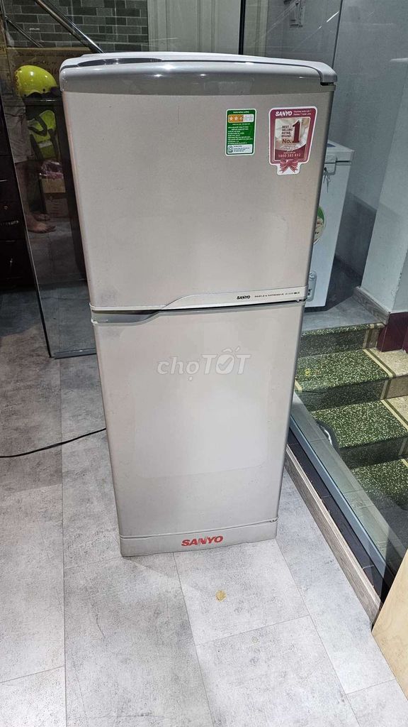 TL tủ lạnh Sanyo 130l còn mới sử dụng tốt bao ship