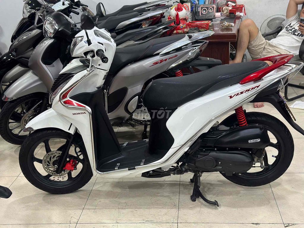 Honda Vison 2020.BSTP.Chính chủ.Khoá Makey.. Mua bán Xe máy tại Quận 6 Tp Hồ Chí Minh được đăng bởi Cửa Hàng Xe Máy Hoà Bùi hình 9