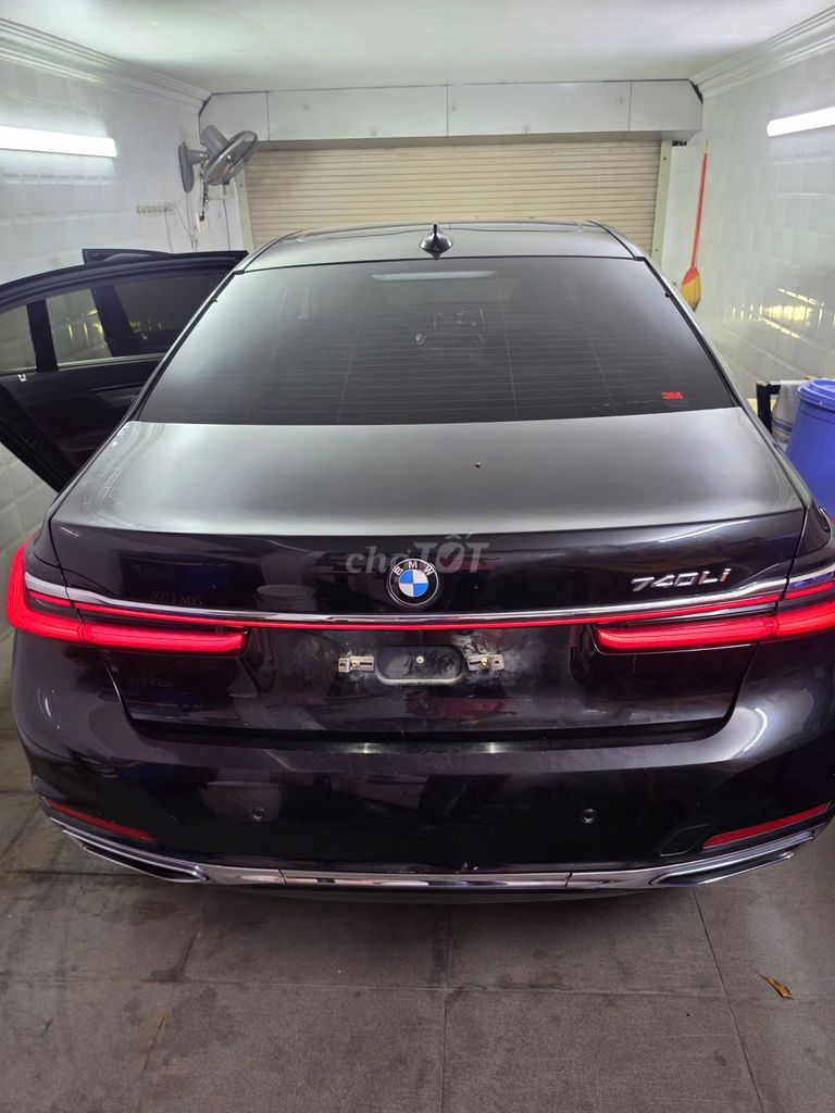BMW 740Li Pure Excellence 2021 черный, импорт из Германии
