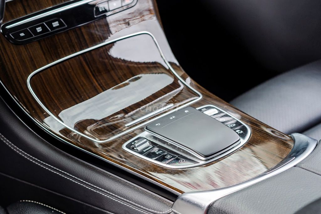 Mercedes-benz GLC200 Sản xuất 2020. Mua bán Ô tô tại Quận Cầu Giấy Hà Nội được đăng bởi Quân Q Auto hình 11