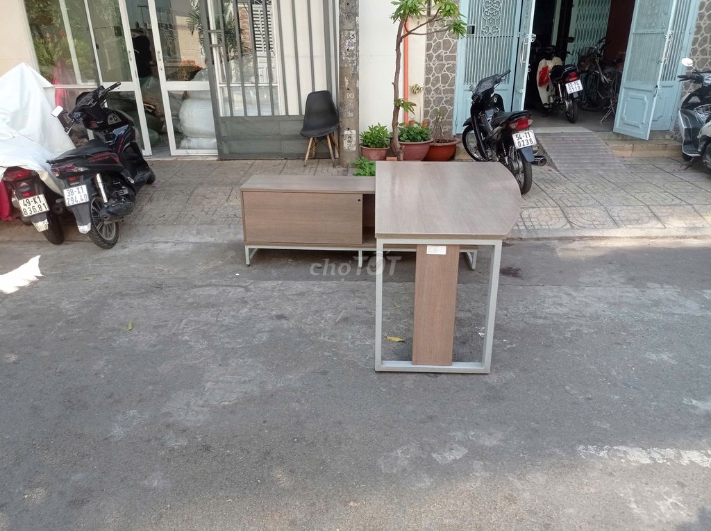 BÀN GIÁM ĐỐC THANH LÝ 2M X 2M