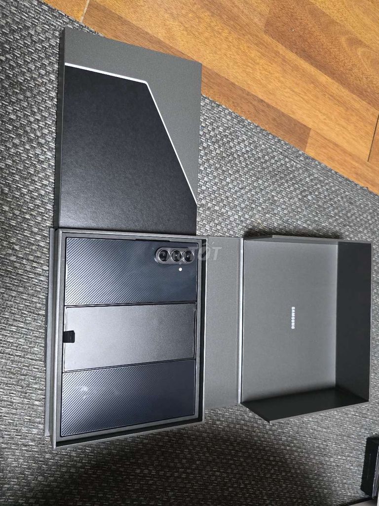 Samsung Galaxy Z Trifold Đen. Mua bán Điện thoại tại Huyện Gia Lâm Hà Nội được đăng bởi Nguyễn Quốc Oai hình 1