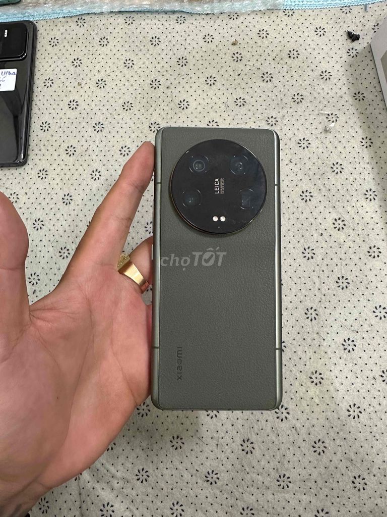 Xiaomi 13 Ultra 256GB Xám. Mua bán Điện thoại tại Quận Tân Bình Tp Hồ Chí Minh được đăng bởi Nguyễn Thắng Mobile hình 1