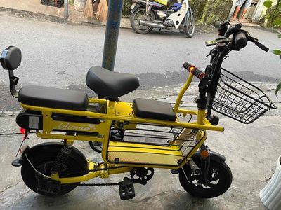 Xe đạp điện Adiman màu Vàng. Mua bán Xe điện tại Quận Gò Vấp Tp Hồ Chí Minh được đăng bởi võ đình Hồng
