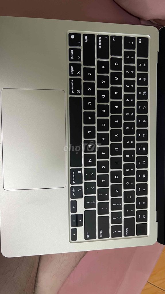 Bán Macbook Air 13 M2. Mua bán Laptop tại Quận 4 Tp Hồ Chí Minh được đăng bởi Trung Nhân hình 1