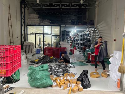 TUYỂN DỤNG NHÂN VIÊN KHO NAM NỮ ở shop QUẦN ÁO
