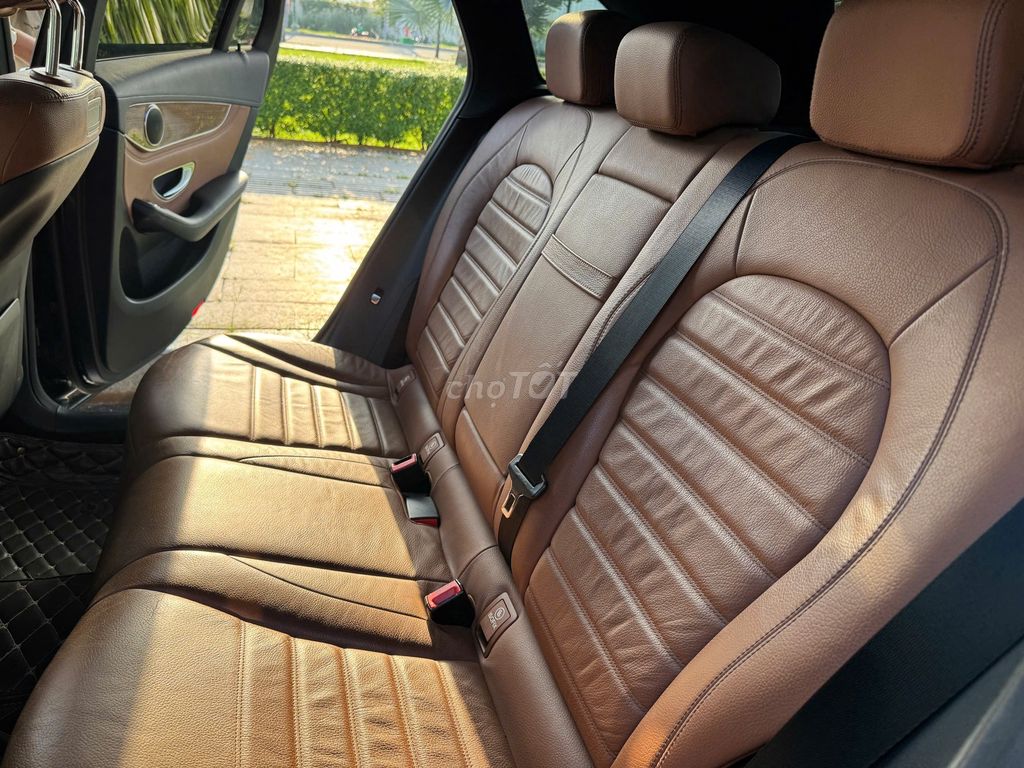 Mercedes Benz GLC250 4MATIC 2018 - 53000 km. Mua bán Ô tô tại Quận Gò Vấp Tp Hồ Chí Minh được đăng bởi ĐỨC XE LƯỚT hình 10