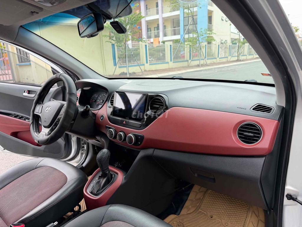 Hyundai I10 Đời 2017 Số Tự Động Sedan. Mua bán Ô tô tại Huyện Ba Vì Hà Nội được đăng bởi Dũng Ô Tô Ba Vì hình 6