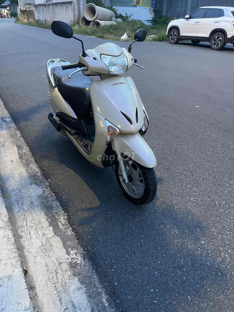 Honda Lead Fi 110 кремово-желтый