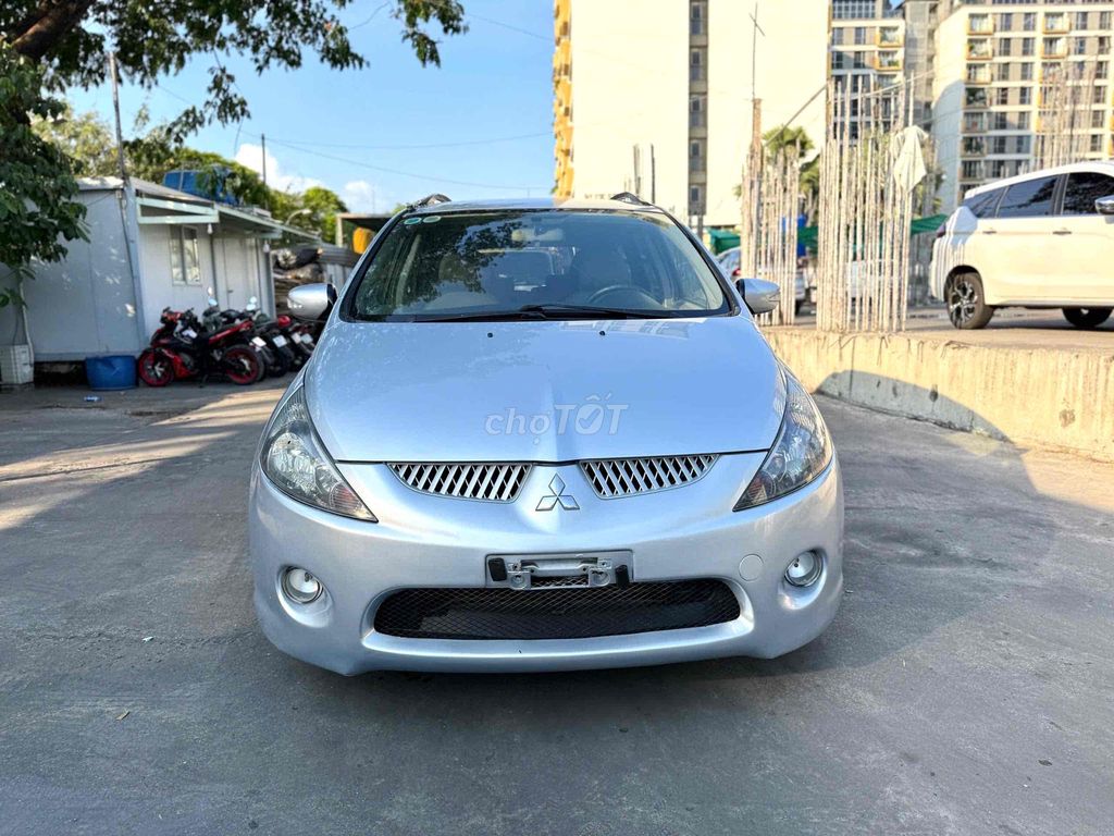 Mitsubishi Grandis 2005 2.4 AT - 127000 km