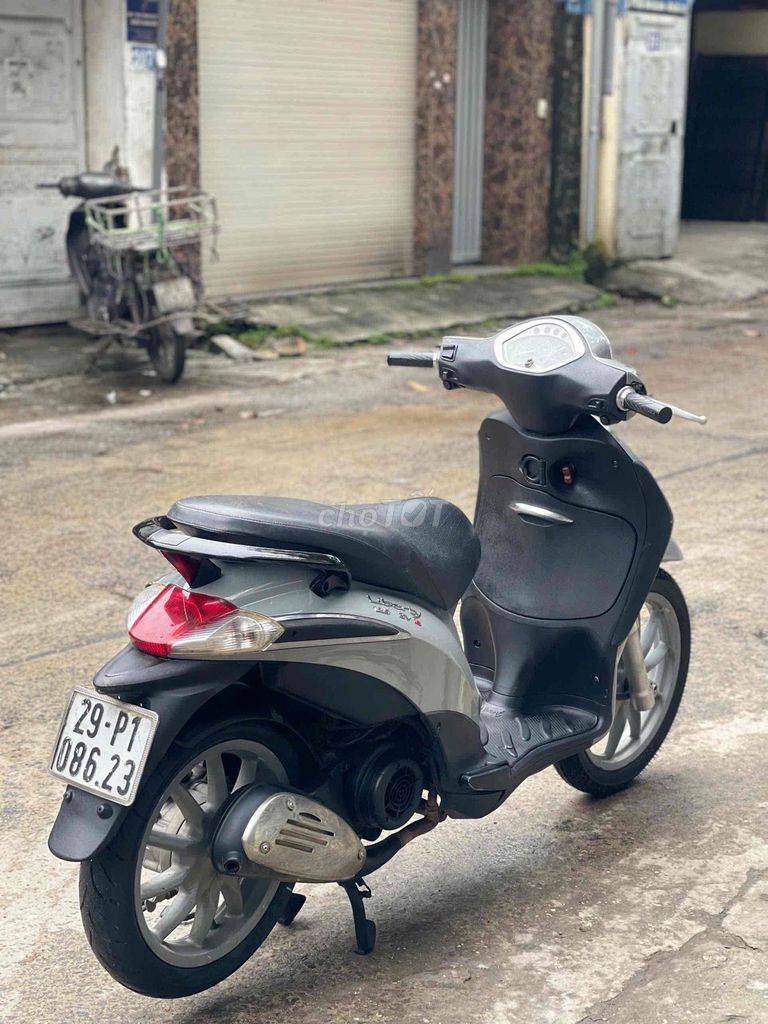 Piaggio Liberty серый скутер