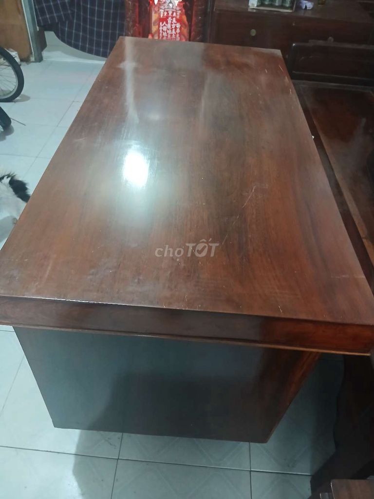 Bàn làm việc gỗ nâu 1m32x65cm. Mua bán Bàn ghế tại Huyện Nhà Bè Tp Hồ Chí Minh được đăng bởi  cô ba hình 1