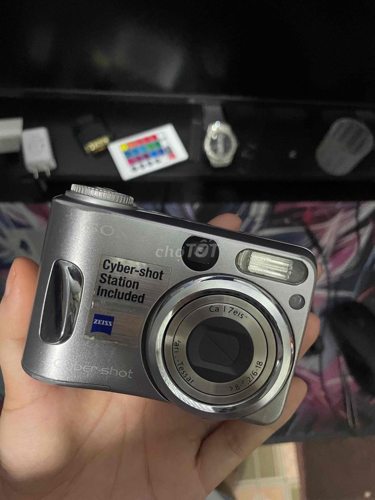 Máy ảnh Sony Cyber-shot Bạc. Mua bán Máy ảnh, Máy quay tại Thị xã Sơn Tây Hà Nội được đăng bởi Xuân anh Đỗb hình 1