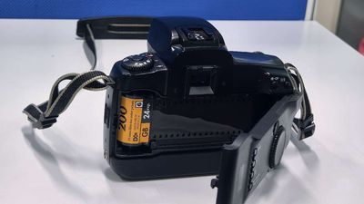 Bán máy ảnh phim Canon EOS A2 cho ae sưu tầm. Mua bán Máy ảnh, Máy quay tại Thành phố Trà Vinh Trà Vinh được đăng bởi Máy Ảnh Trà Vinh