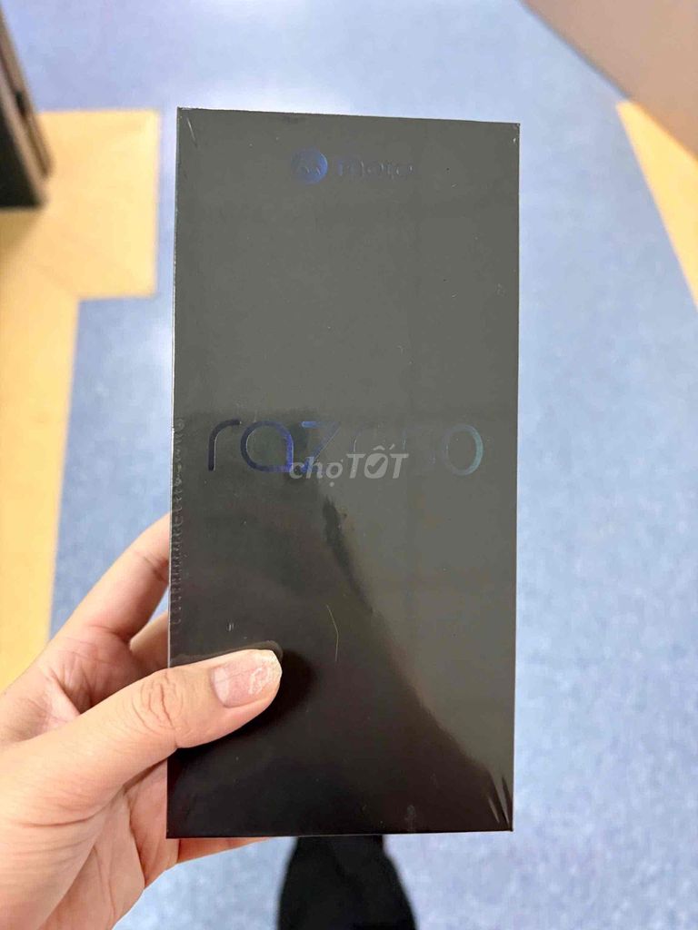 Motorola Razr 60 256GB Đen. Mua bán Điện thoại tại Thị xã Duy Tiên Hà Nam được đăng bởi nguyen quang duong hình 1