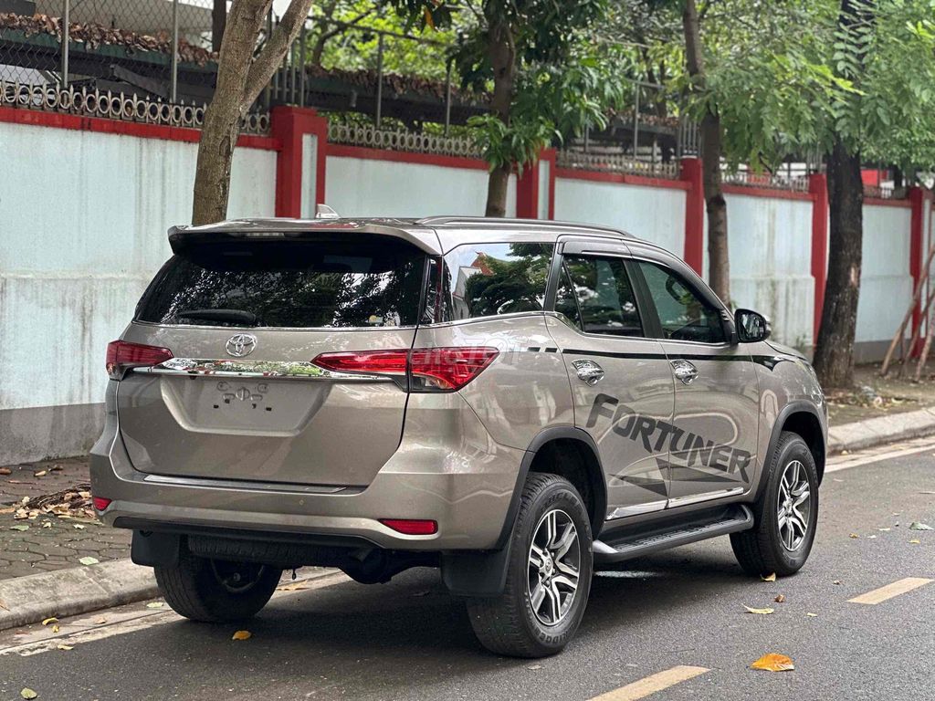 Toyota Fortuner 2.4AT 4x2 sx 2022 máy dầu. Mua bán Ô tô tại Quận Cầu Giấy Hà Nội được đăng bởi Cao Quý hình 4