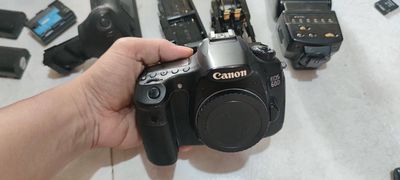 Canon 60D kèm 2 len 18-135 và 50mm 1.5ft