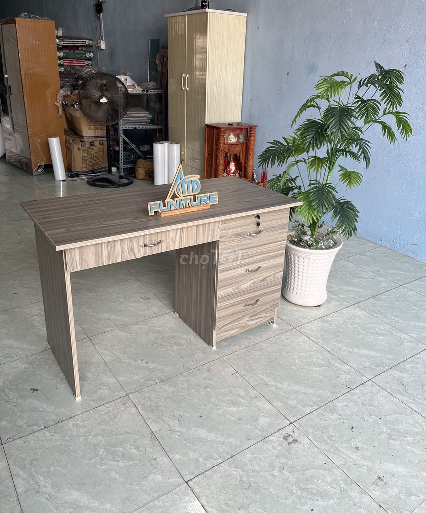 Bàn làm việc Bàn làm việc Bàn làm việc Bàn. Mua bán Nội thất, đồ gia dụng khác tại Quận 4 Tp Hồ Chí Minh được đăng bởi NGUYỄN THỊ THANH VIÊN hình 1