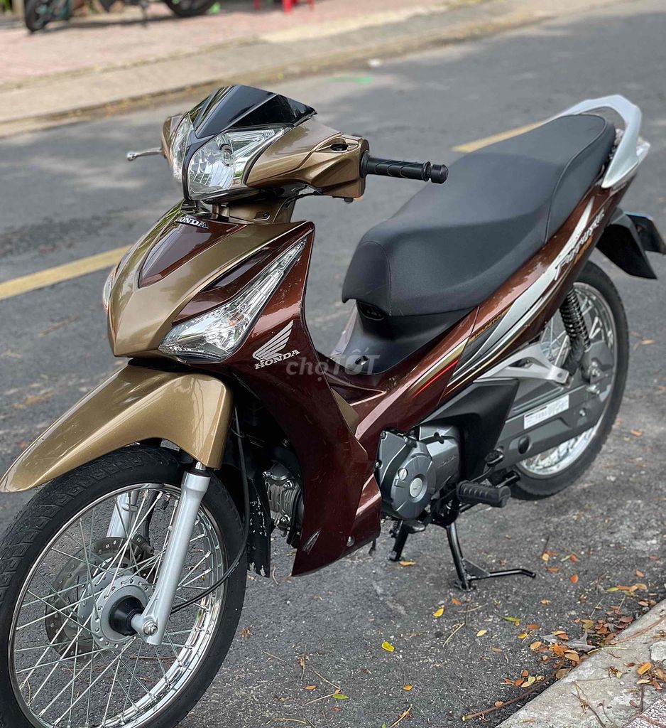 đưa trước 10 củ nhận xe. Mua bán Xe máy tại Quận 8 Tp Hồ Chí Minh được đăng bởi thái hoàng hình 3