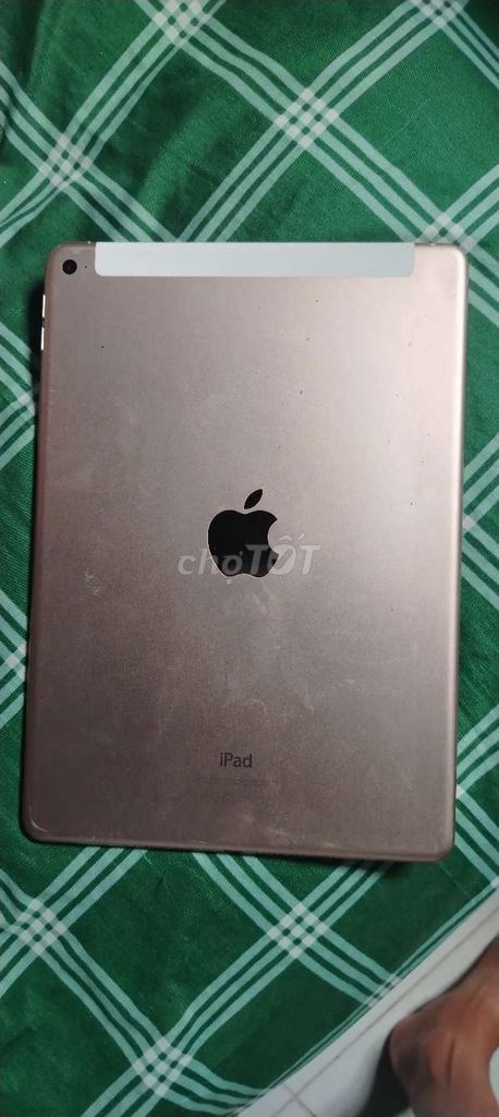 Apple iPad Air 2 128GB Vàng hồng Lỗi màn hình. Mua bán Máy tính bảng tại Quận 12 Tp Hồ Chí Minh được đăng bởi Tuấn hình 1
