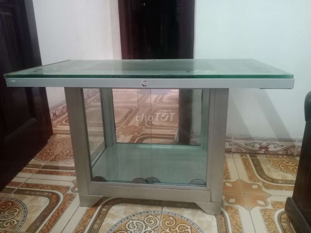 Tủ trưng bày Nhôm Kính Bạc Hiện đại. Mua bán Tủ, kệ gia đình tại Quận Hai Bà Trưng Hà Nội được đăng bởi Nguyễn Hải Đăng  hình 1
