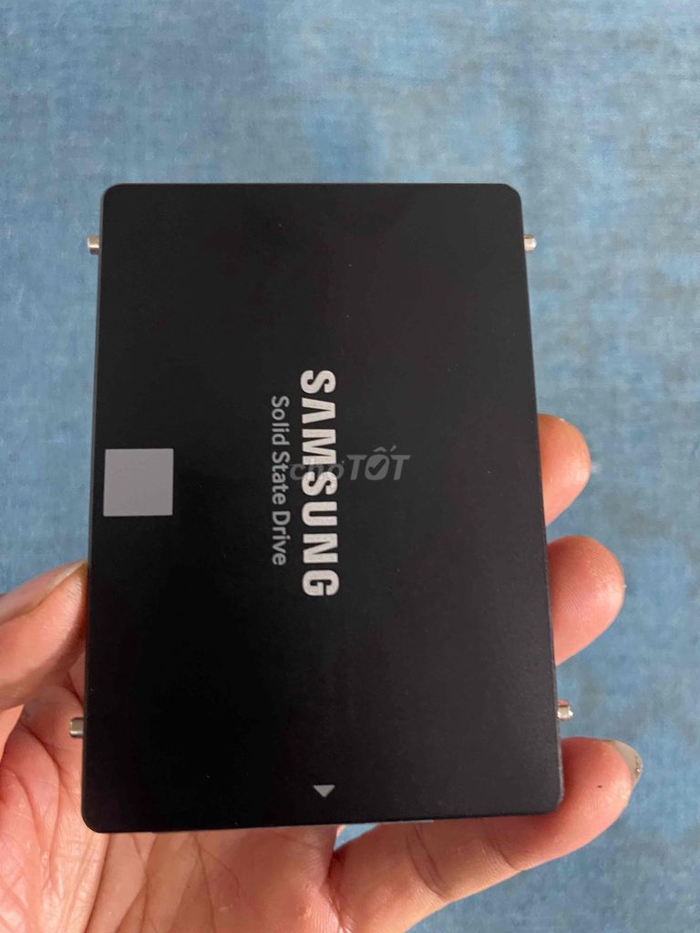 Ổ cứng ssd 500gb còn mới 98% như hình