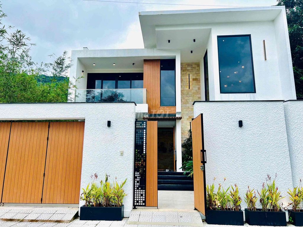 Аренда · 3 комн. · 360 м² · Quận Sơn Trà, ул. Đường Lương Hữu Khánh