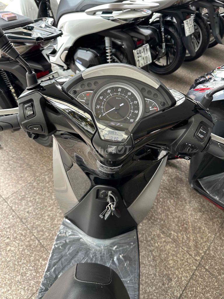 SH 150i 2019 Bạc Porsche Smartkey BSTP Chính Chủ. Mua bán Xe máy tại Quận Gò Vấp Tp Hồ Chí Minh được đăng bởi Ngô Hà hình 4