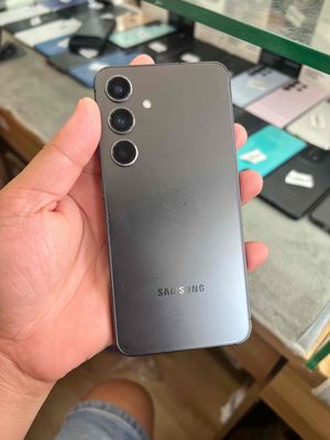 Samsung S24 128gb quốc tế zin all. Mua bán Điện thoại tại Quận Đống Đa Hà Nội được đăng bởi Lê Khuyến