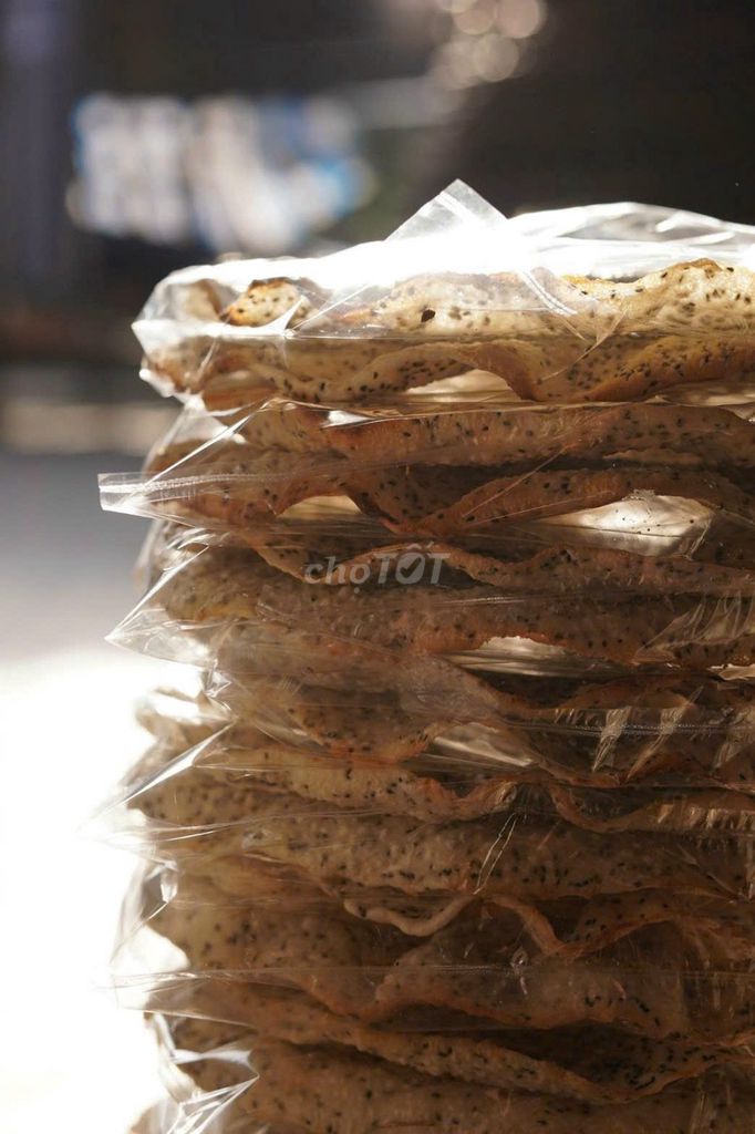 Bánh tráng mè đen Bình Định. Mua bán Đồ ăn, thực phẩm và các loại khác tại Thành phố Buôn Ma Thuột Đắk Lắk được đăng bởi Đoàn Nhật Luân hình 1