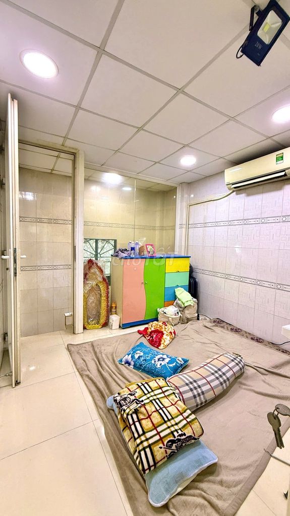 Срочно продается дом на CMT8, Тан Бинь, 4x6м, 3 этажа, 2 спальни, 3.16 млрд